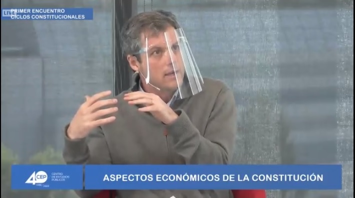 Sebastián Claro participó en encuentro sobre aspectos económicos de la Constitución