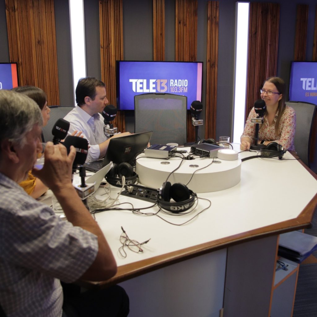 Entrevista a Jeanne Lafortune sobre endeudamiento y educación financiera en Tele13 Radio