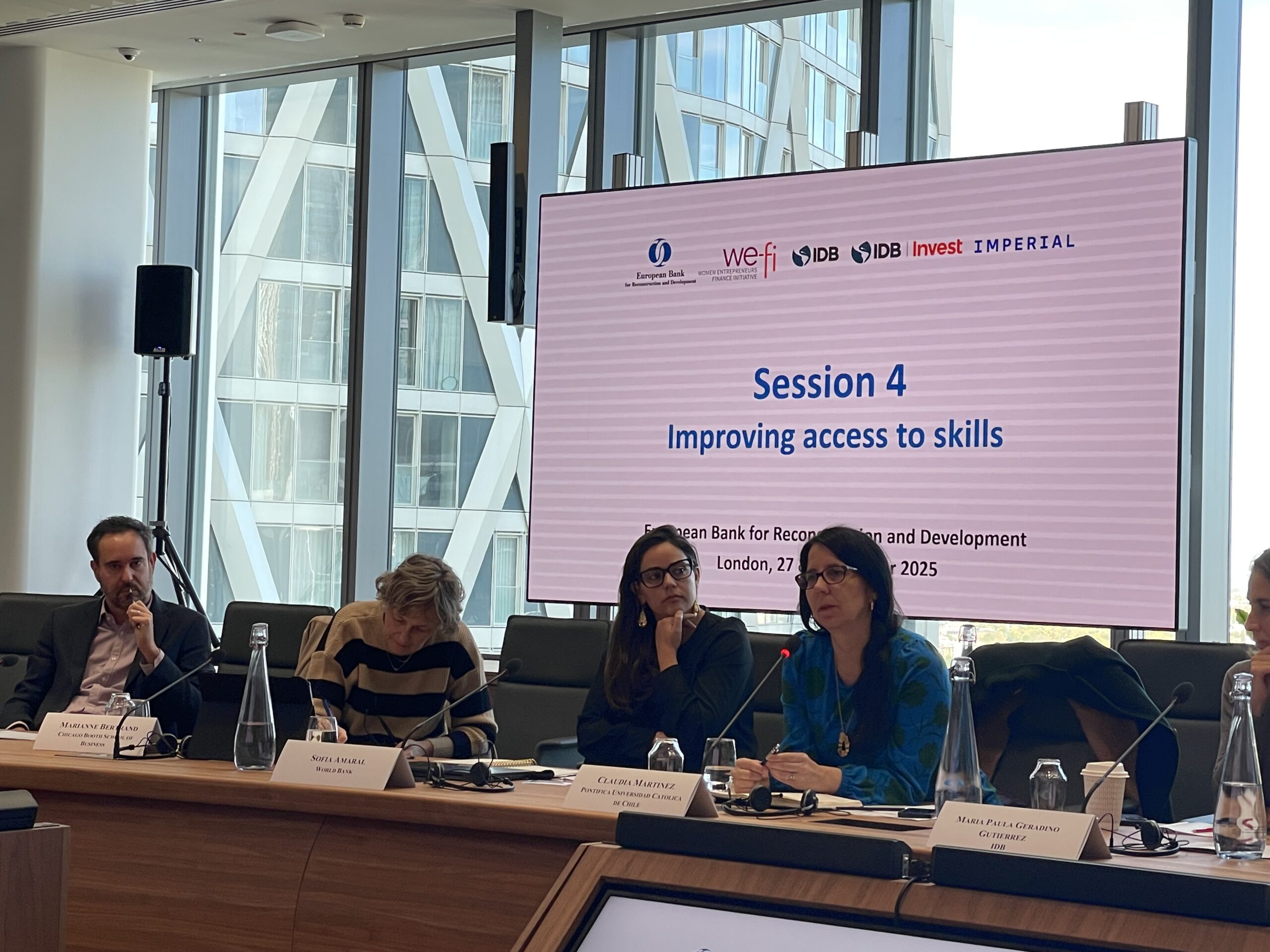 Claudia Martínez expuso en Londres: “La transmisión de habilidades empresariales es clave para el éxito de las emprendedoras”