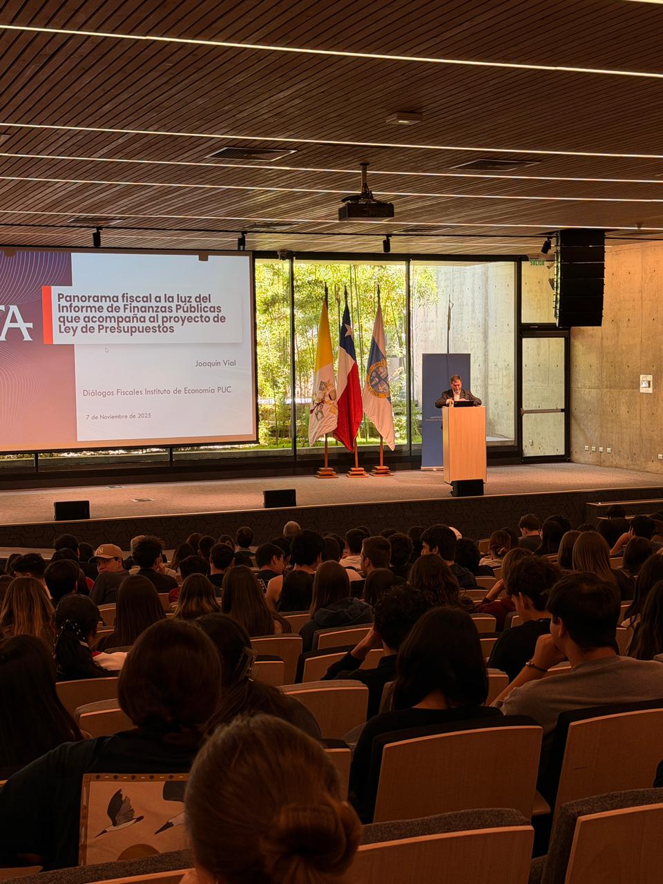 Conversatorio | Ciclo de Diálogos Fiscales: Informe semestral del Consejo Fiscal Autónomo