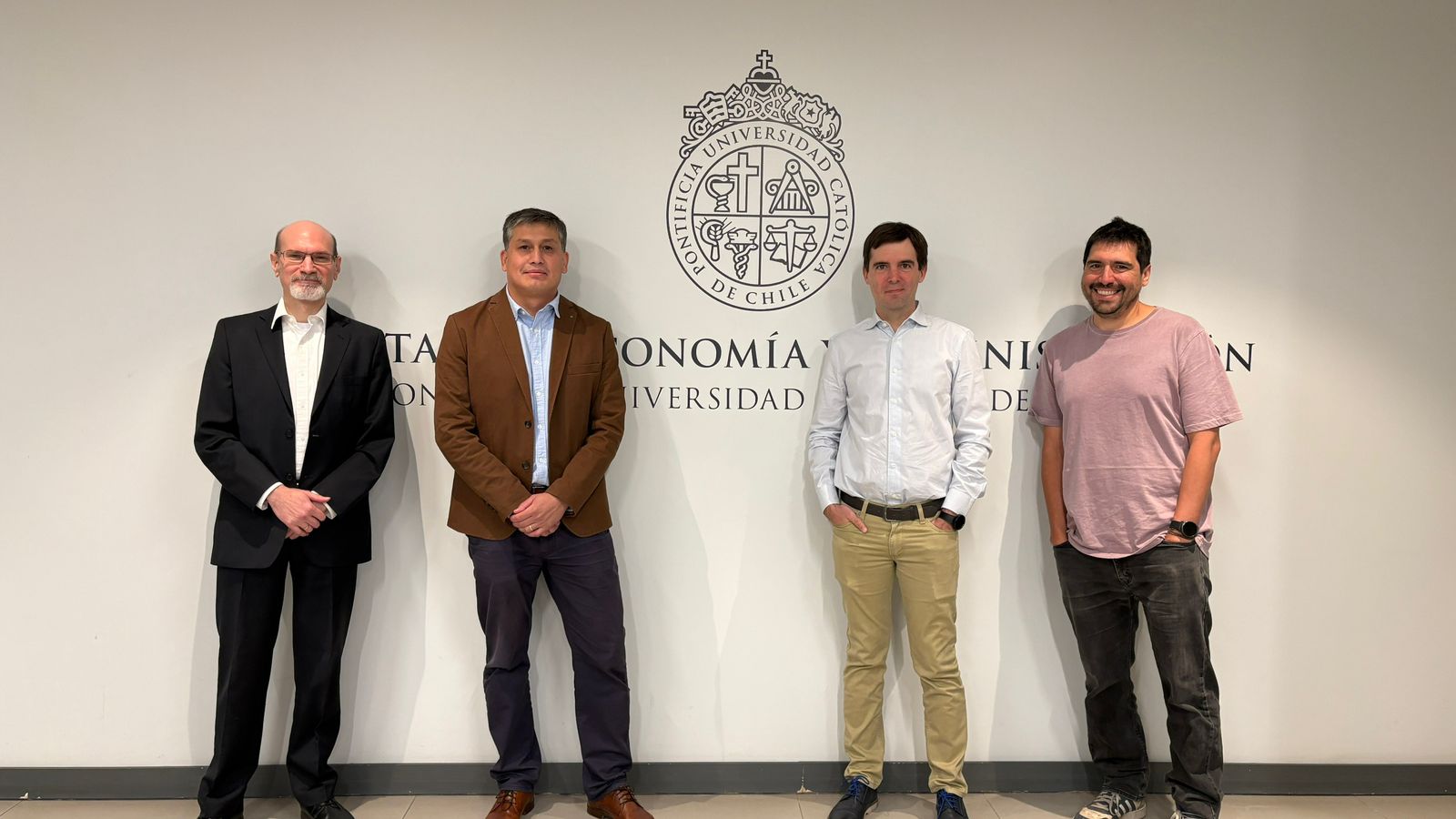 Doctorado en Economía UC: Felipe Martínez defiende exitosamente investigación sobre respuestas heterogéneas a la inflación
