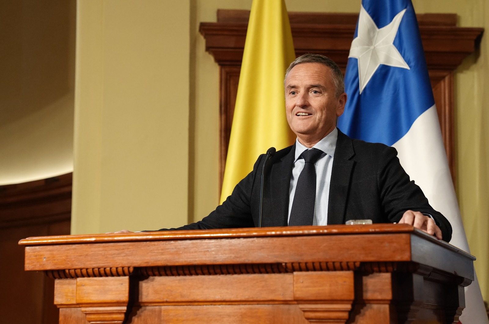 Economista chileno y egresado del ME, Ricardo Caballero es galardonado con el Premio de Economía Rey de España